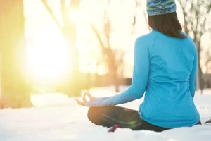 Come la meditazione può aiutarti durante l'inverno
